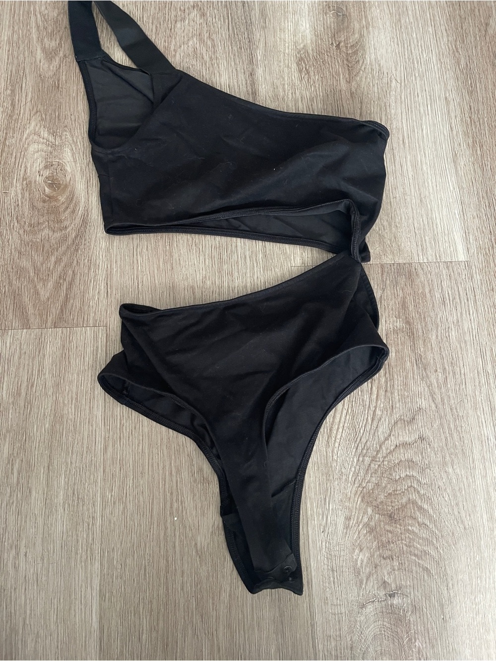 VS Sport Black One-Shoulder Women’s cutout bodysuit